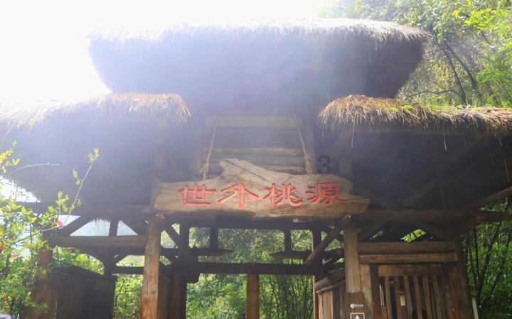 女子出嫁挡住乾隆去路,乾隆出上联,姑娘答后乾隆羞愧不已